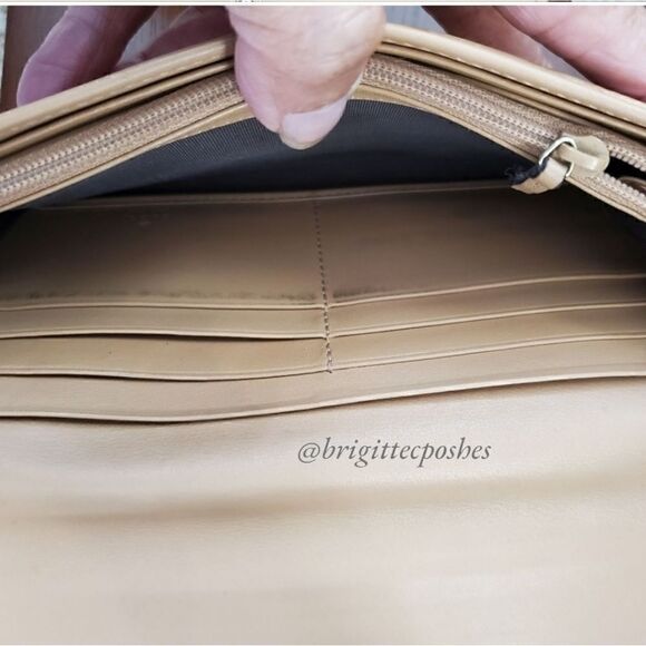 GUCCI Leather Embossed GG Long Wallet - Picture 12 of 16